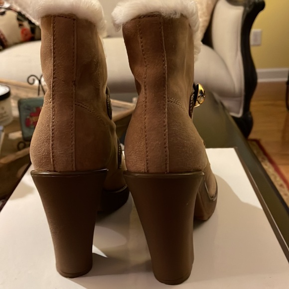 COACH 💼 CAMEL LENORA SUEDE BOOTS  ~ NIB~ Size 8M - Picture 8 of 15